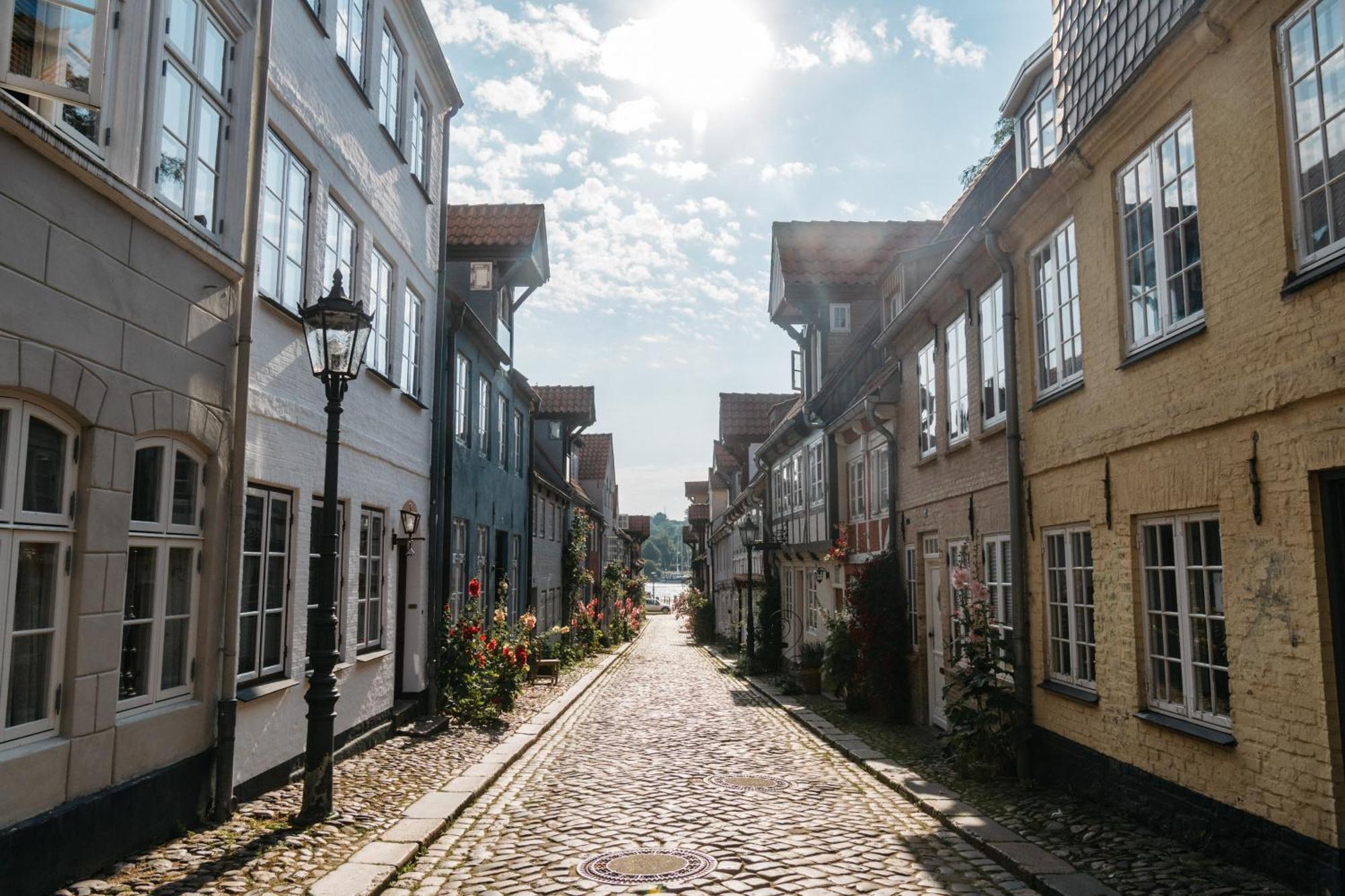Grosses Apartment Mit 2 Balkonen Zentral Am Nordertor Flensborg Eksteriør billede
